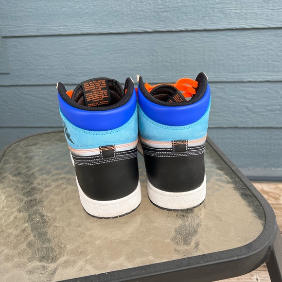 Air Jordan 1 Retro High OG - Picture 2 of 4